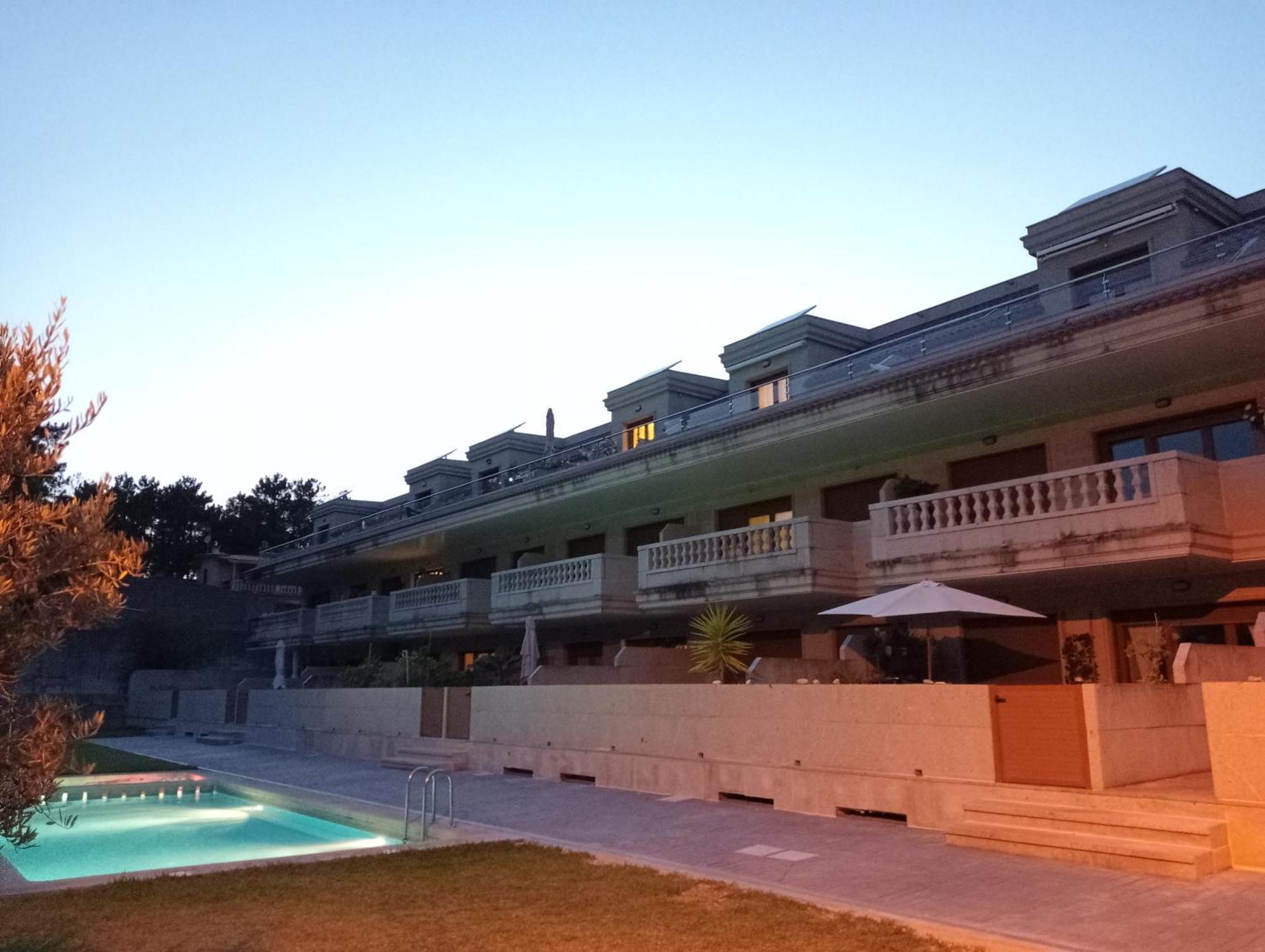 "Sanxenxo Holidays" Atico Con Garaje, Barbacoa Y Piscina A 5 Min Del Centro מראה חיצוני תמונה